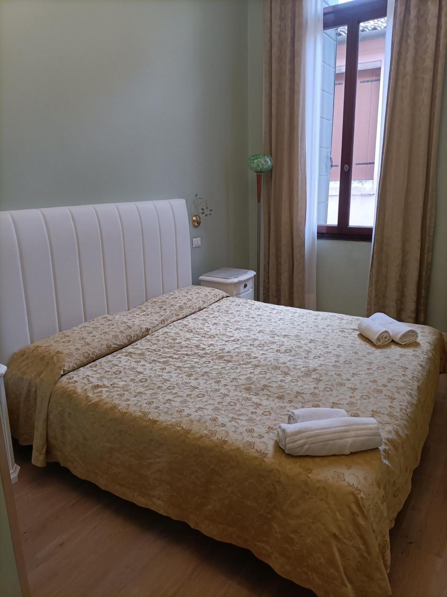 Palazzo Lion Morosini - Check In Presso Locanda Ai Santi Apostoli البندقية المظهر الخارجي الصورة