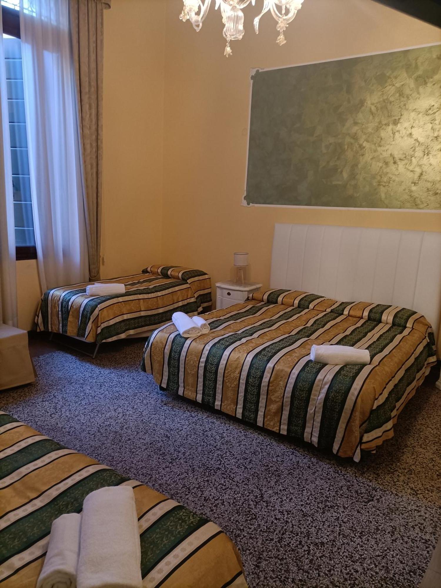 Palazzo Lion Morosini - Check In Presso Locanda Ai Santi Apostoli البندقية المظهر الخارجي الصورة