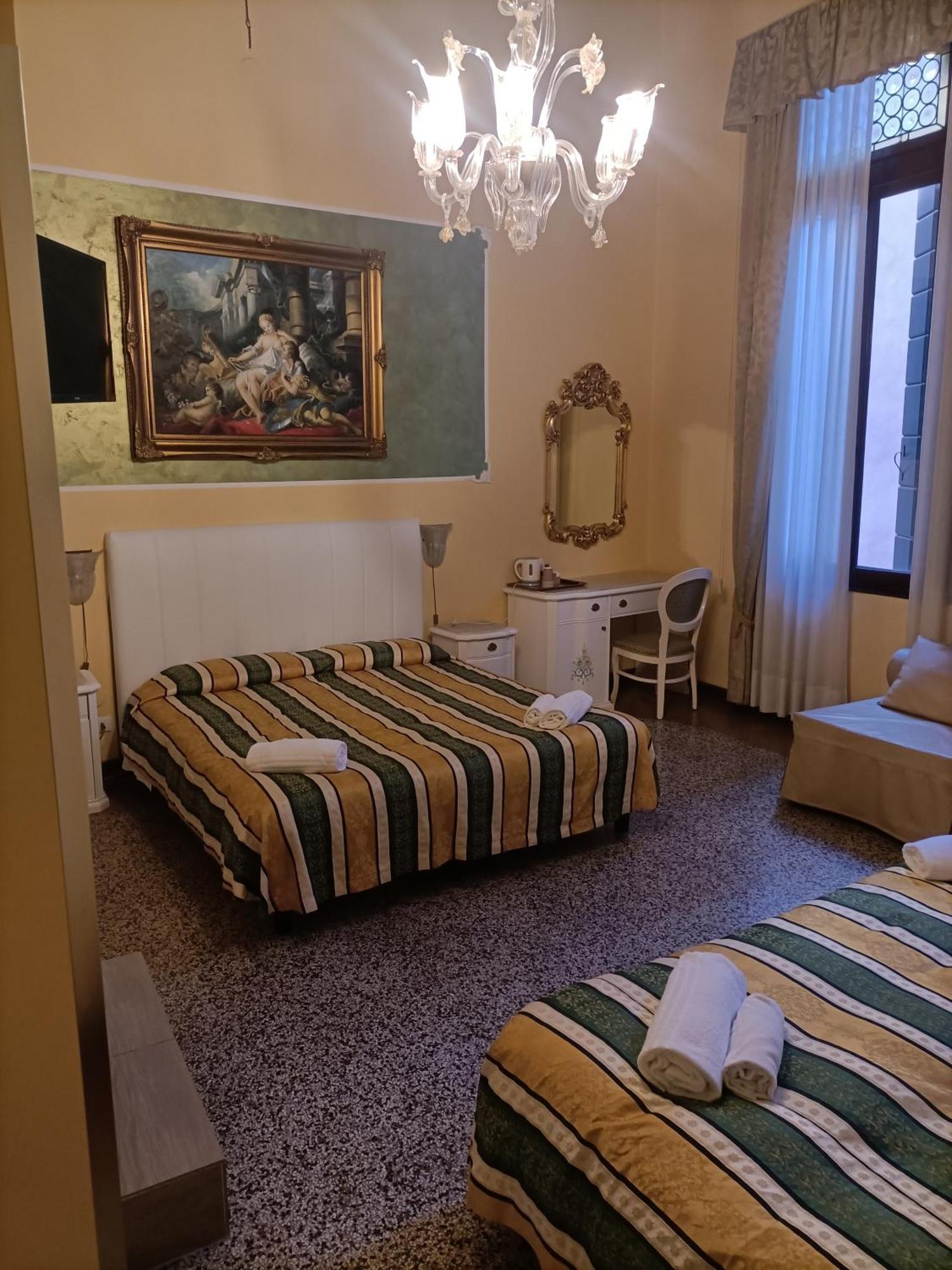Palazzo Lion Morosini - Check In Presso Locanda Ai Santi Apostoli البندقية المظهر الخارجي الصورة
