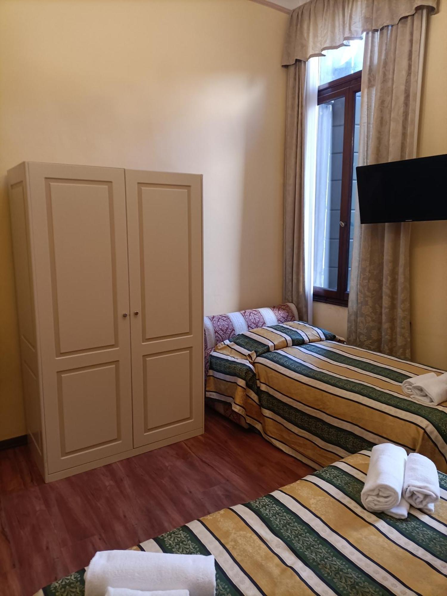 Palazzo Lion Morosini - Check In Presso Locanda Ai Santi Apostoli البندقية المظهر الخارجي الصورة