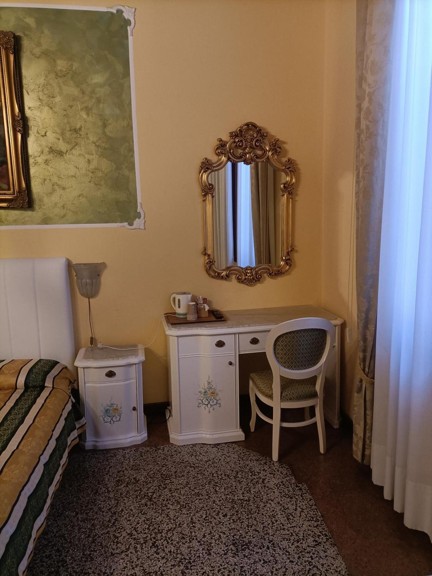 Palazzo Lion Morosini - Check In Presso Locanda Ai Santi Apostoli البندقية المظهر الخارجي الصورة