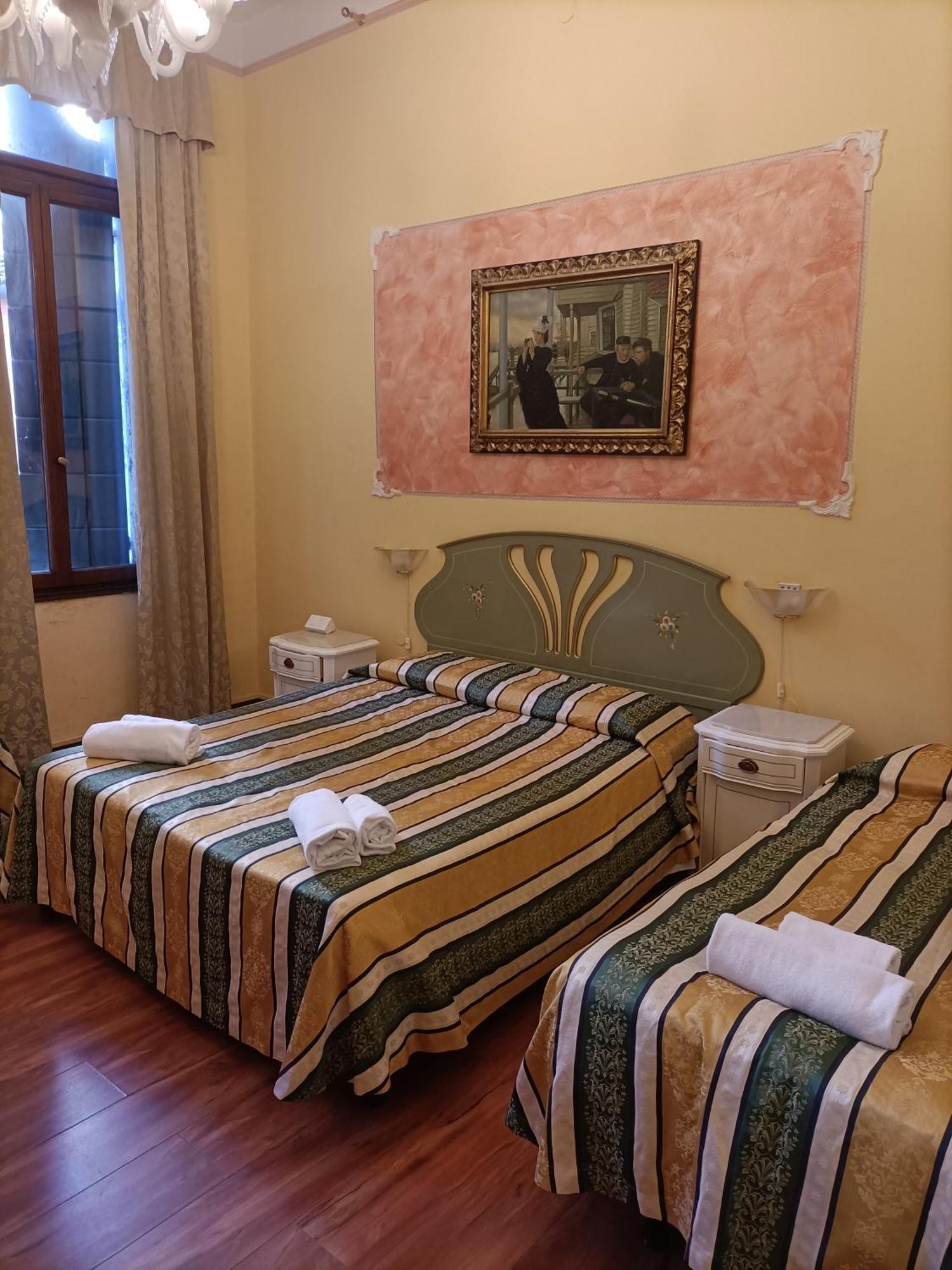 Palazzo Lion Morosini - Check In Presso Locanda Ai Santi Apostoli البندقية المظهر الخارجي الصورة