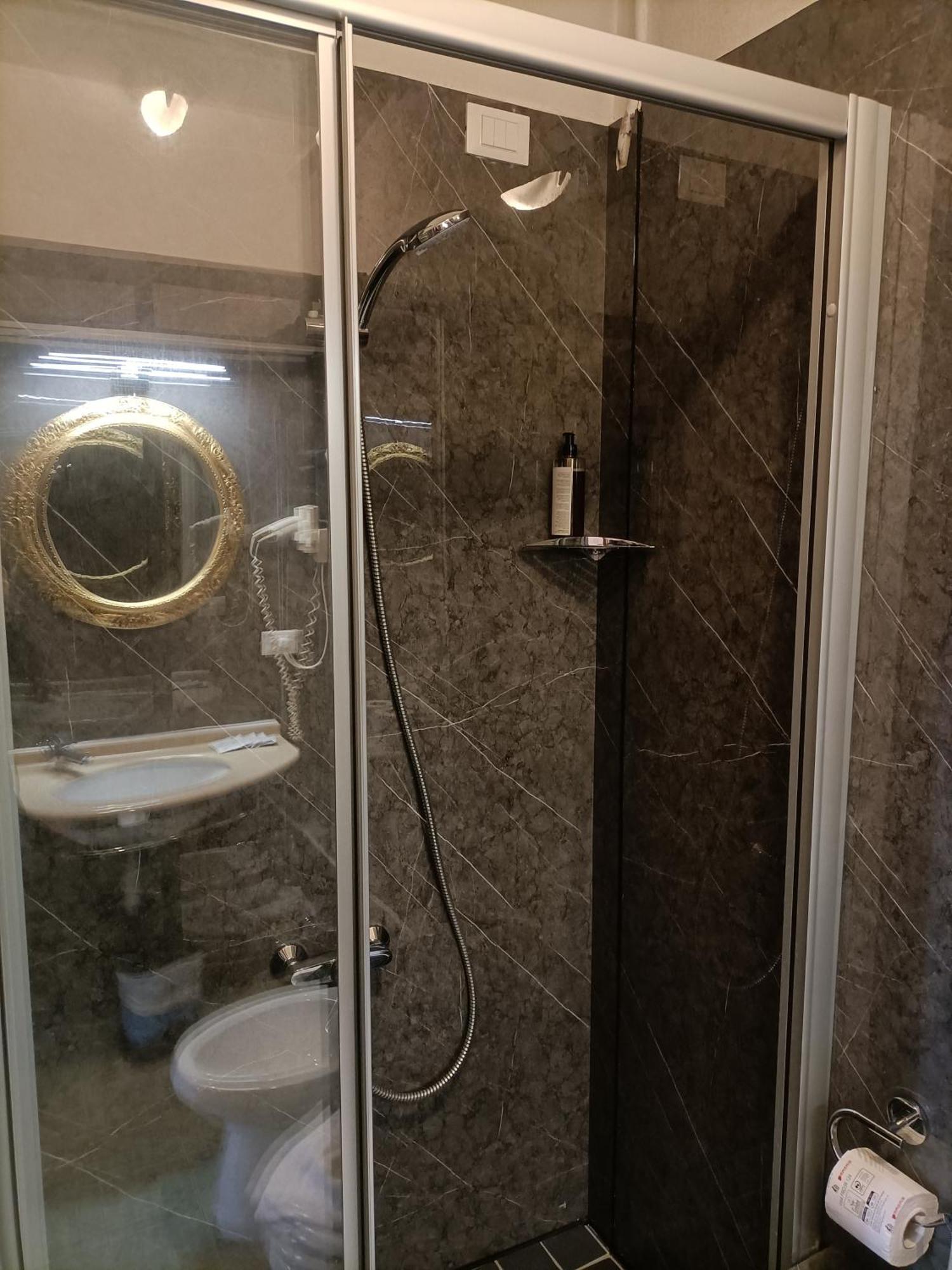 Palazzo Lion Morosini - Check In Presso Locanda Ai Santi Apostoli البندقية المظهر الخارجي الصورة
